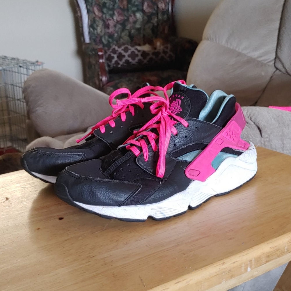 Nike Hurache Shoes